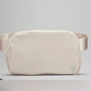 NWT Lululemon Everywhere Belt Bag in White Opal